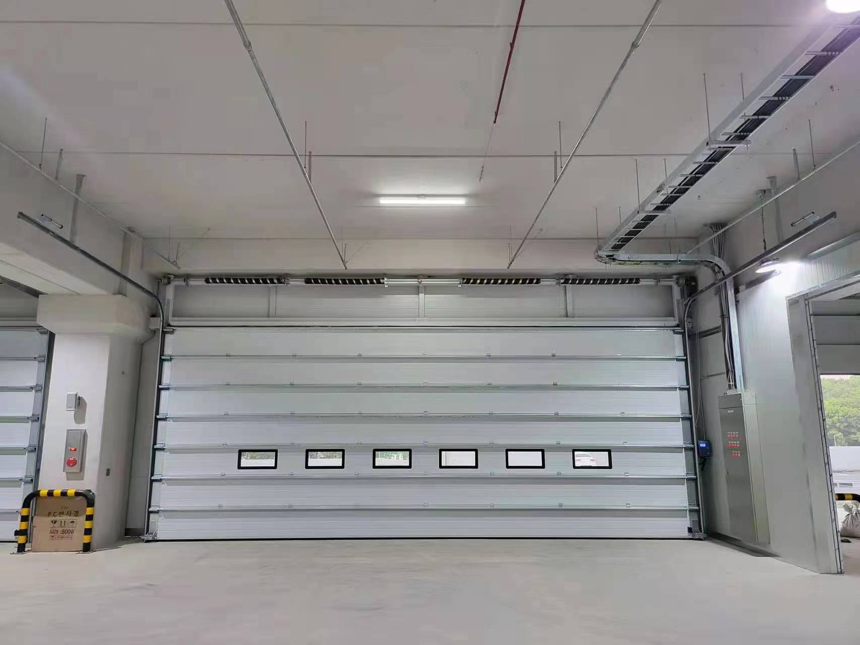 کیوں ایک سیکشنل دروازہ صرف مسائل تک رسائی سے زیادہ حل کر سکتا ہے؟